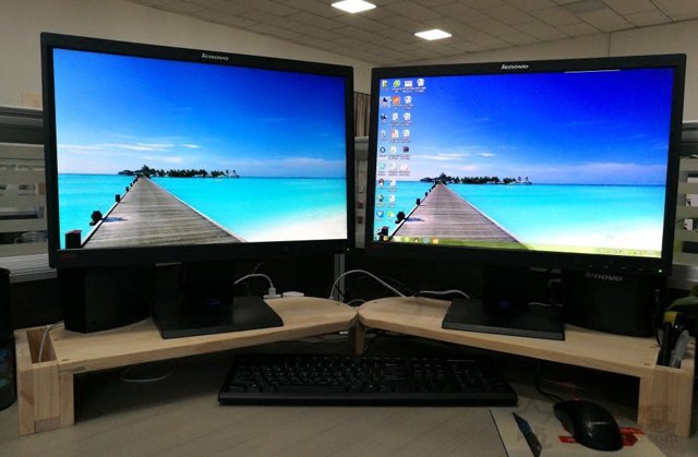 两个显示器组建双屏其中一个屏幕出现重影解决方法